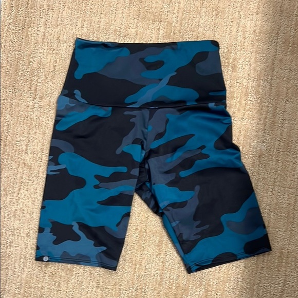 Onzie Pants - Onzie Camo Biker Shorts